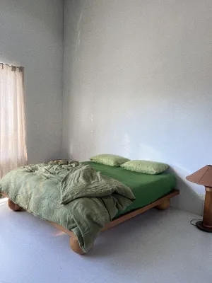 complete bed set . tonal 13